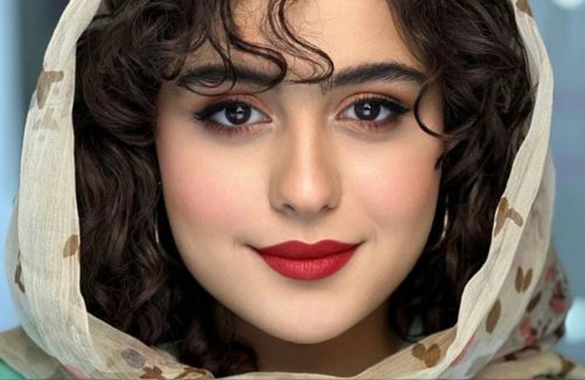 عکس هنری فاطیما بهارمست با دامن گل گلی!