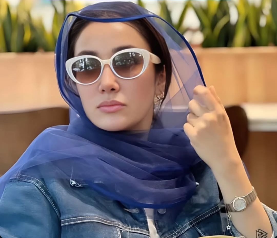 بهاره افشاری با عینک دودی سفید و خفنش خودنمایی کرد!