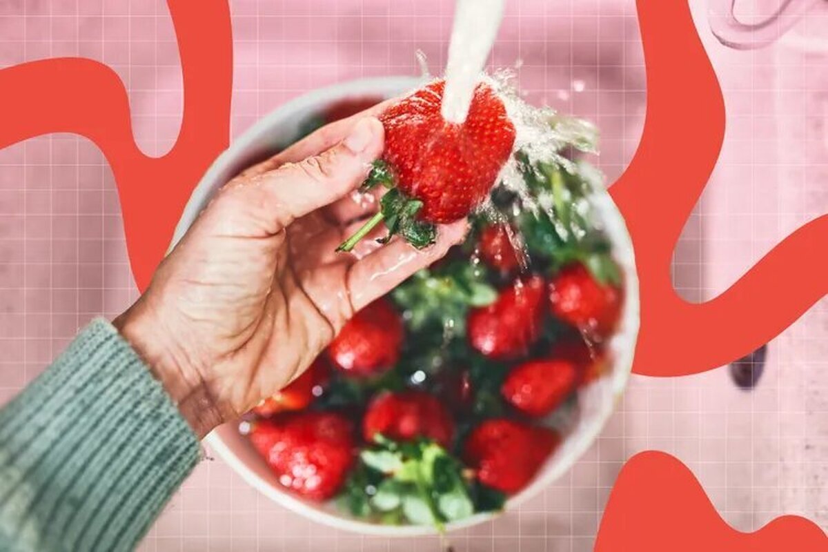 انواع سبزیجات و میوه‌ها را اصولی و با این روش‌ها بشویید!