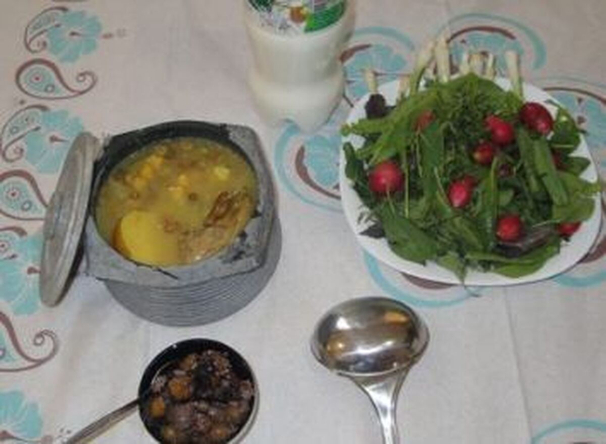 آموزش گام به گام تهیه آبگوشت غوره برای ناهار