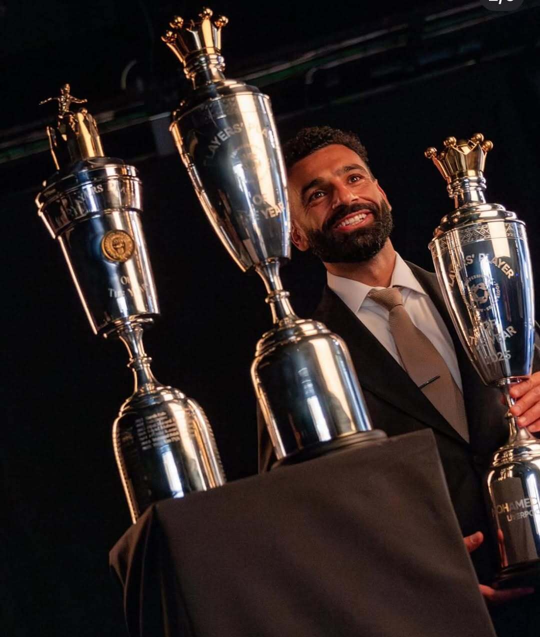 در عکسی نادر و پیامی هیجان‌انگیز، خواهر محمد صلاح درباره برنده شدن جایزه بازیکن سال PFA توسط او اظهار نظر کرد