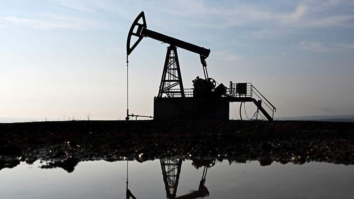 بلومبرگ گزارش داد که آذربایجان نفت آلوده را به دو شرکت فروخته است