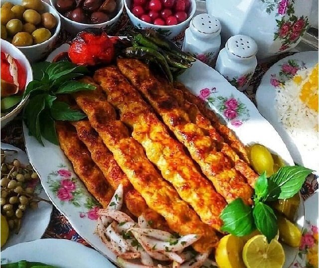 کباب تابه‌ای با گوشت بوقلمون یک جایگزین عالی برای کباب کوبیده