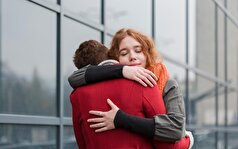 چگونه آغوش‌های ساده بر سلامت قلب تأثیر می‌گذارند
