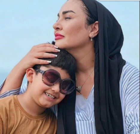 آرامش عجیب زیبا بروفه از در آغوش گرفتن پسرش!