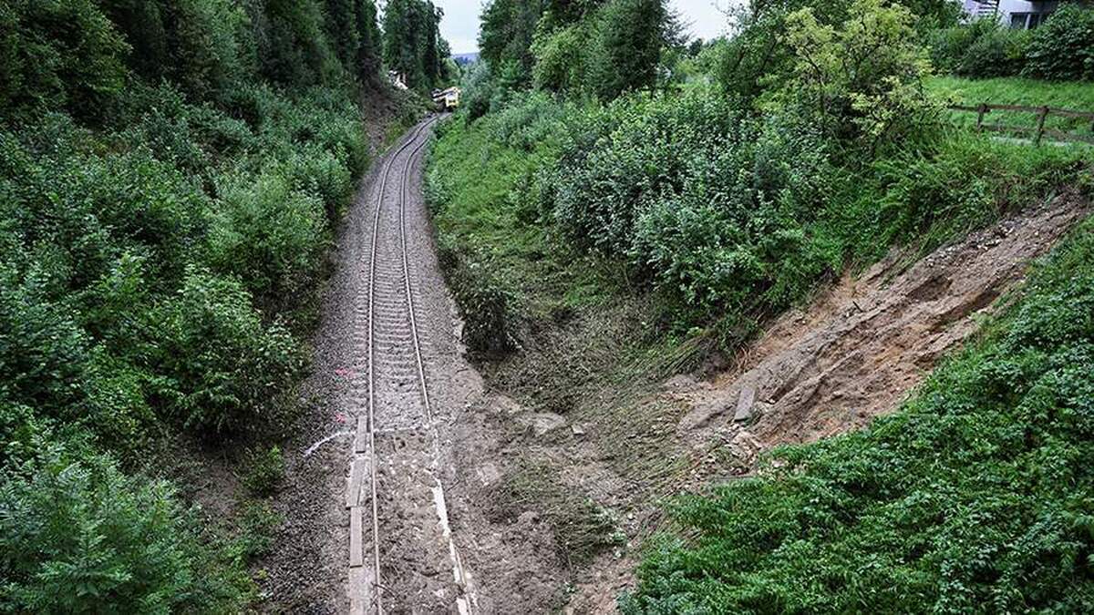 حدود ۵۰ نفر در حادثه خروج قطار از ریل در جنوب غربی آلمان زخمی شدند