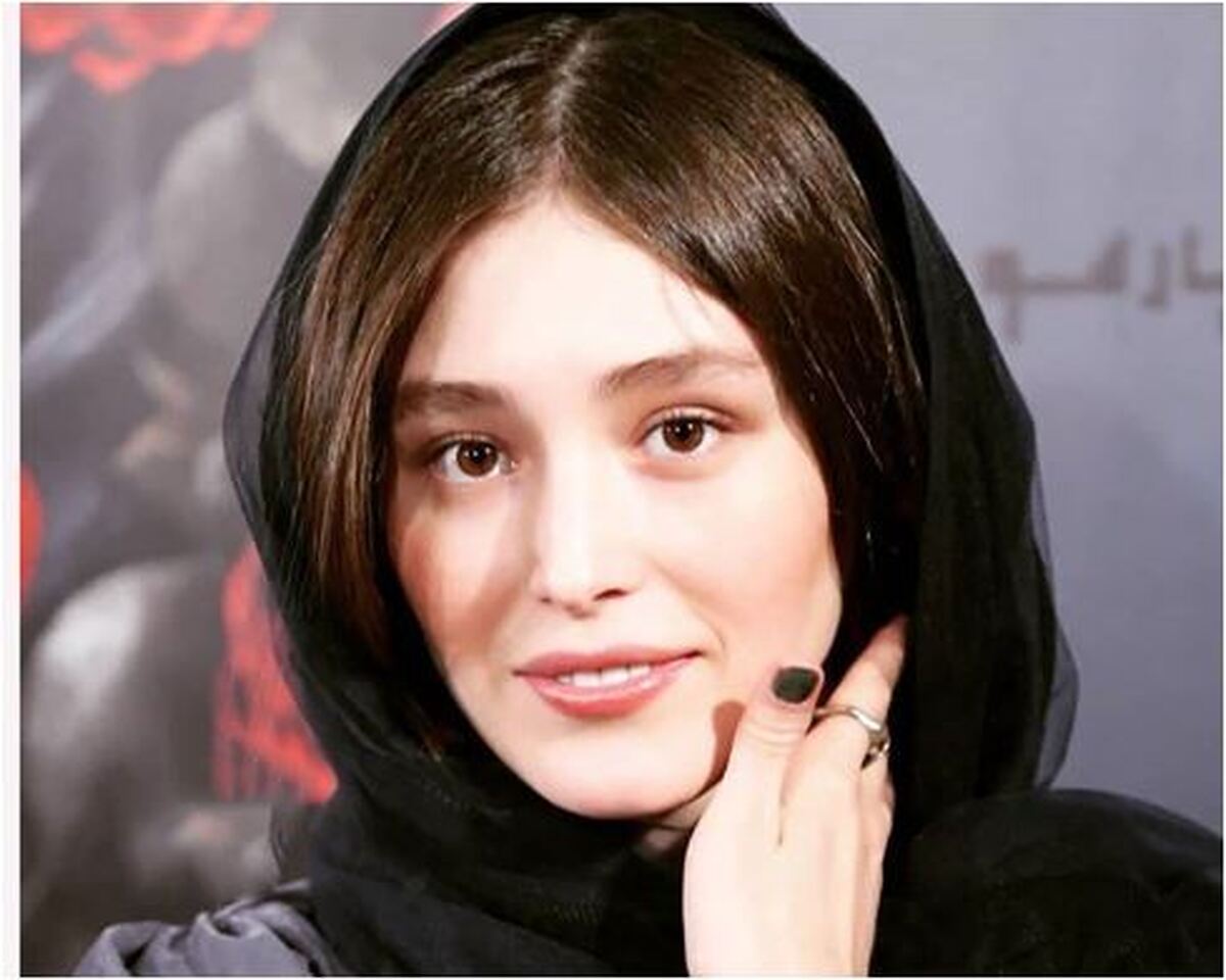 تیپ کژوال فرشته حسینی در یک مکان مقدس+عکس