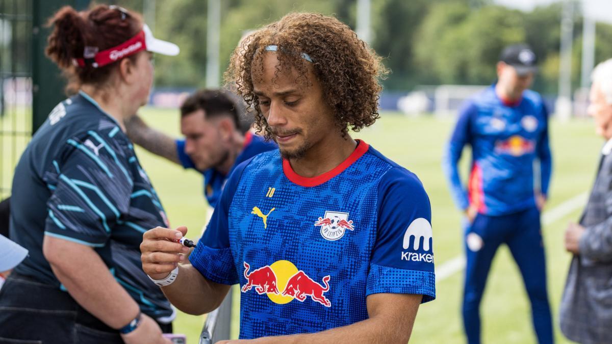 مقصد غیرمنتظره برای ژاوی سیمونز؟