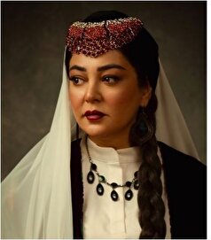 اکسسوری‌های بزرگ و تو چشم رزیتا غفاری/خانم بازیگر مروارید میندازه! +عکس