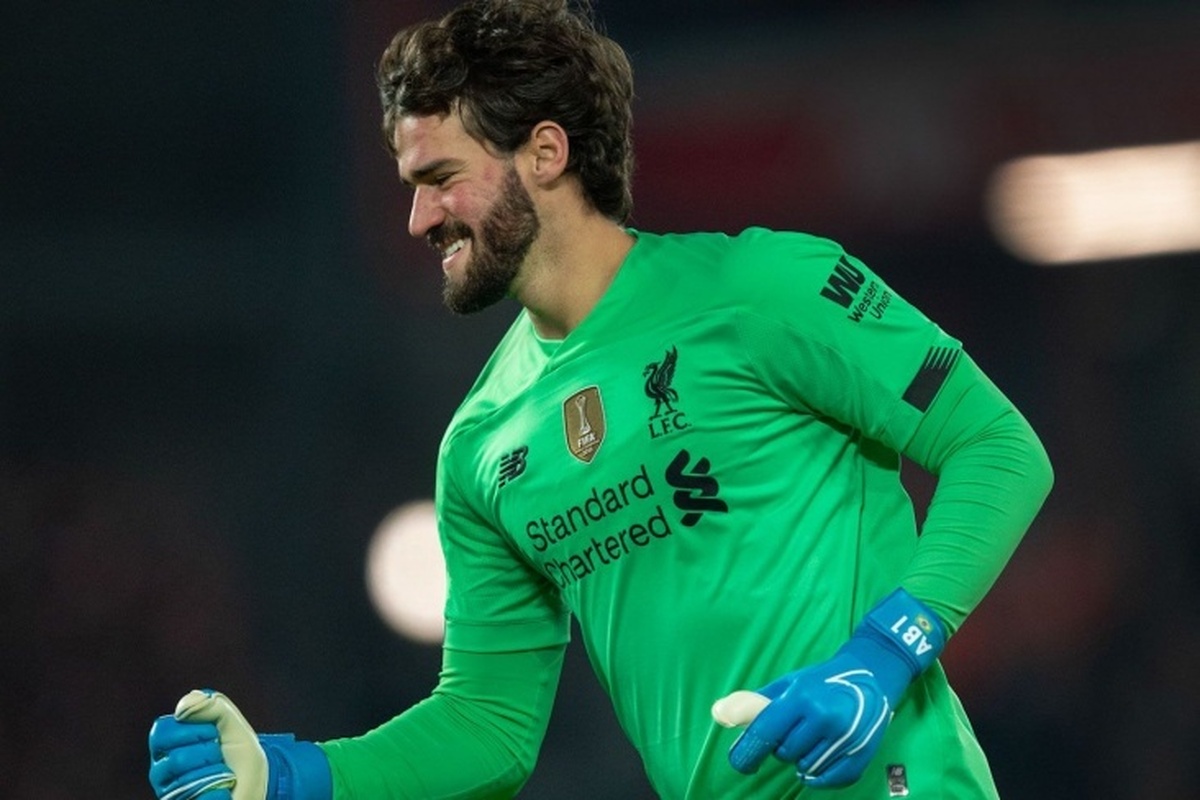 مربی دروازه‌بان‌های لیورپول: باشگاه خوش‌شانس است که بهترین دروازه‌بان جهان را در اختیار دارد