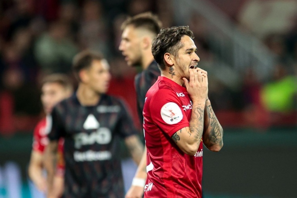 نماینده کلون به اطلاعات مربوط به انتقال احتمالی بازیکن زسکا به پالمیراس واکنش نشان می‌دهد