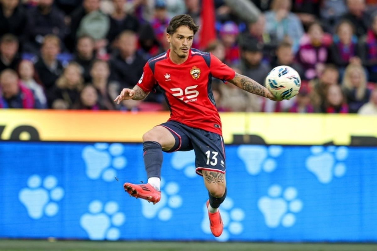 زسکا در آستانه فروش مدافع برزیلی کلن به پالمیراس با مبلغ ۷ میلیون یورو است