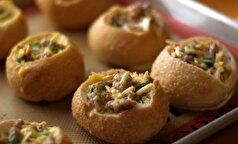 مواد لازم و آموزش گام به گام تهیه نان شکم پر برای کودکان