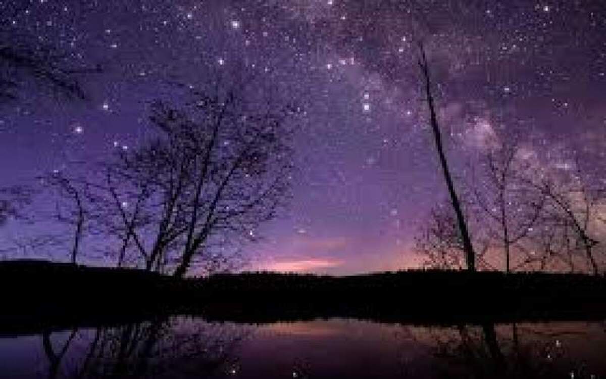 ماهواره‌های استارلینک برای تلسکوپ‌های نجومی اختلال ایجاد میکنند!