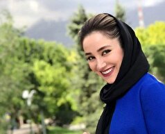 دیدار دوستانه بهاره افشاری با خواننده معروف در یک کافه با دکور نوستالژی