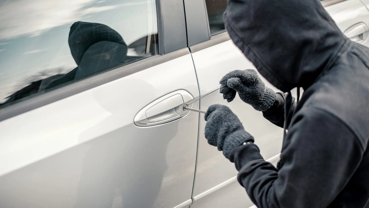جلوگیری از سرقت خودرو و محتویات داخل آن