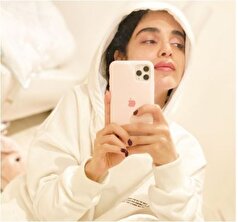 الهه حصاری با انتشار این عکس از سر در گمی هایش می‌گوید /کپشن را از دست ندهید