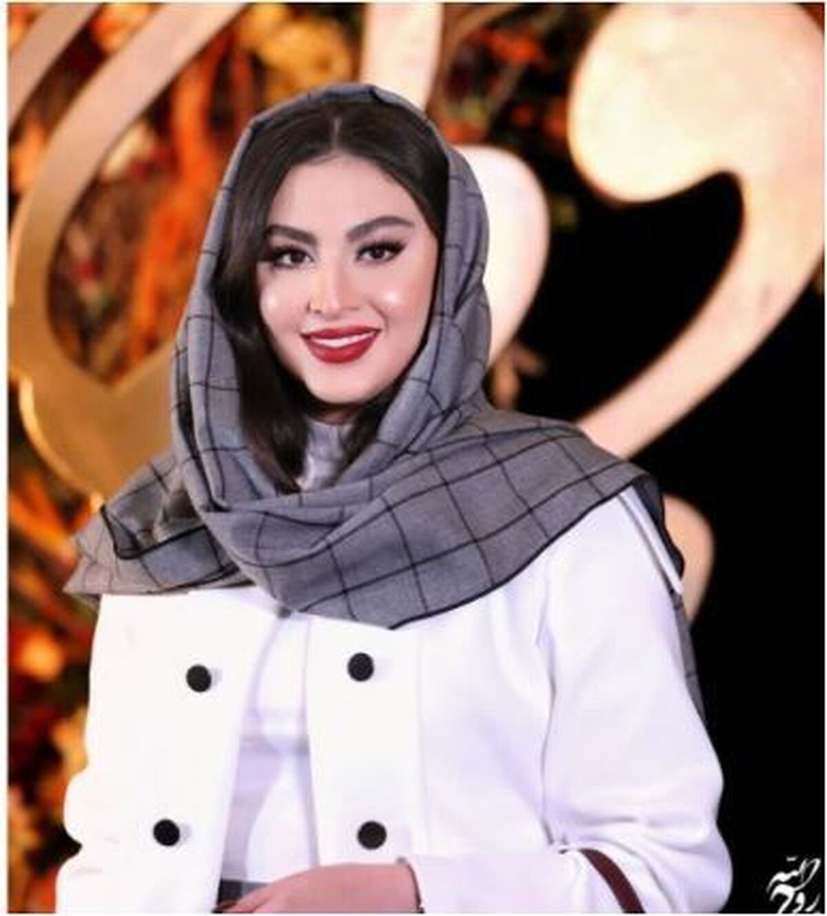 دیوانگی‌های مریم مومن نصف شب / داره از کائنات انرژی می‌گیره؟