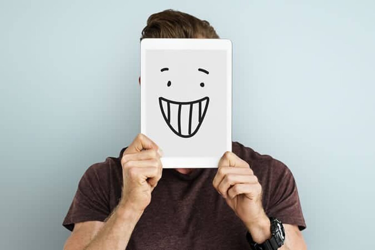 افسردگی خندان چیست؟ چه جنسیتی را درگیر میکند؟