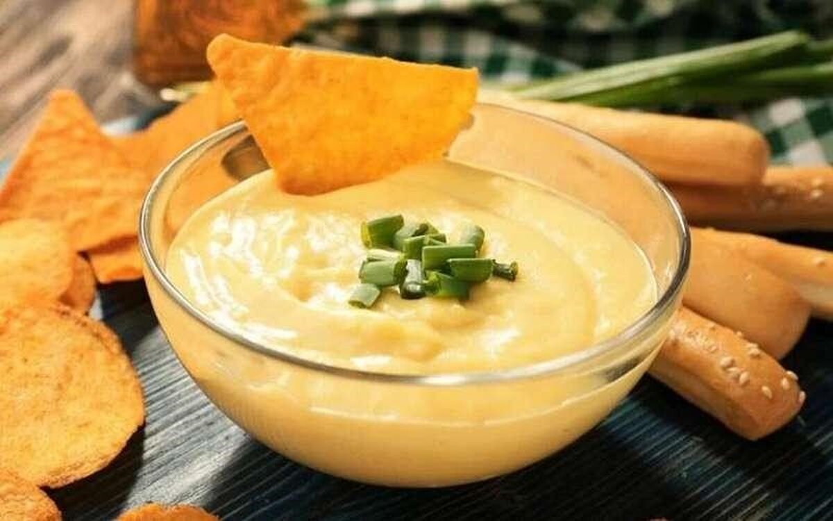 رسپی سس دیپ پنیر؛ کش دار و خوشمزه