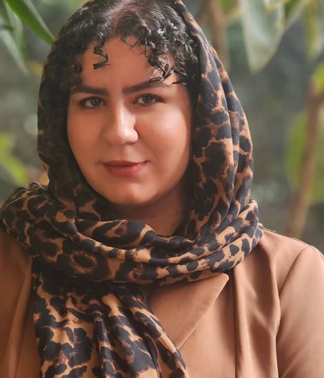 عکس تو دل برو ​ صهبا شرافتی با مو‌های فرفری و شال پلنگی!