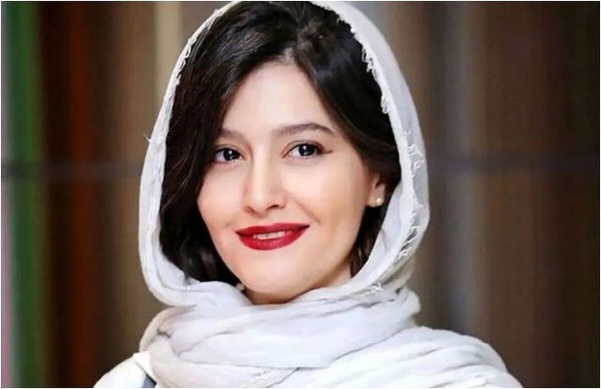 بدن منعطف و ورزیده خانم بازیگر در تمرینات سخت یوگا+عکس