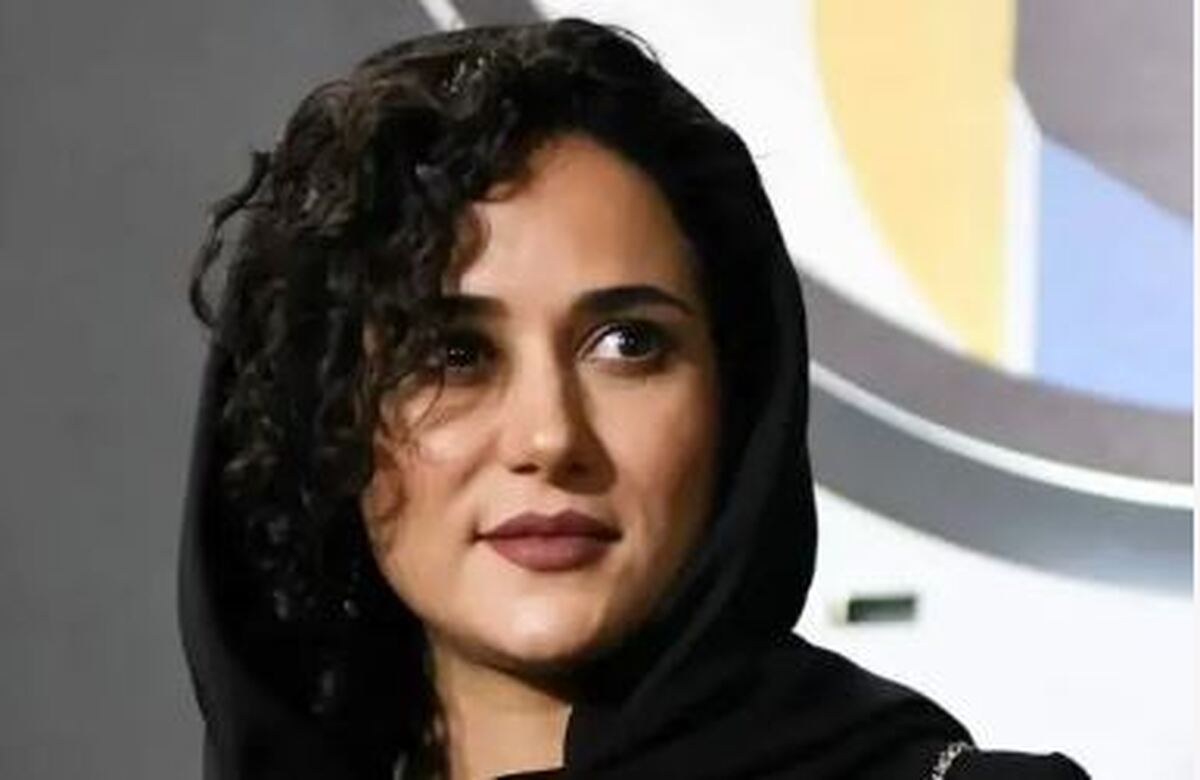 کت و شلوار الگانت پریناز ایزدیار با نوار دوزی سفید!
