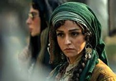 استایل مونوکروم سوگل خلیق در یک مراسم با نگاهی خندان!