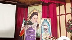 خدمت به مردم نباید با نگاه سیاسی باشد