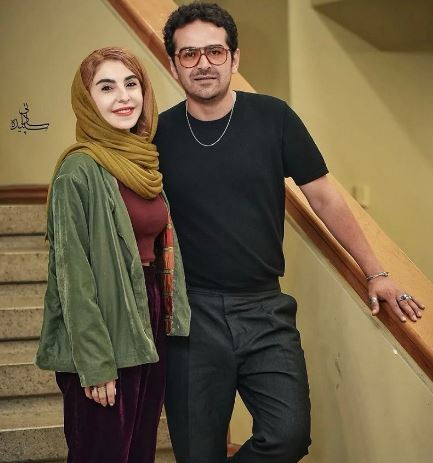 رونمایی میرسعید مولویان، بازیگر نقش «امیر» در سریال «آبان» از همسرش