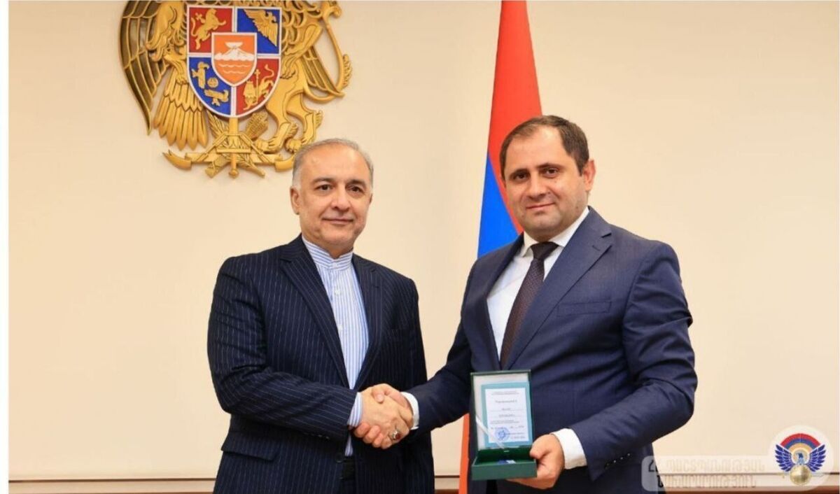 نقش برجسته سفیر ایران در توسعه مناسبات فی‌مابین بین ایران و ارمنستان