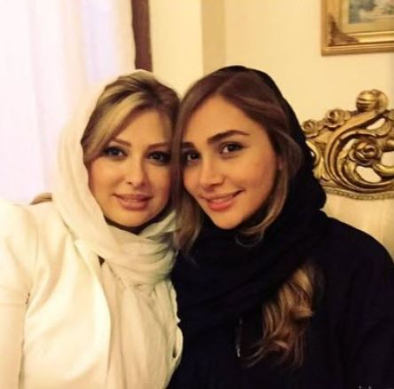 دونفره‌های صمیمانه نیوشا ضیغمی کنار خواهر زیبا و نچرالش را از دست ندهید/از نظر شما کدام خواهر زیبا‌تر است؟