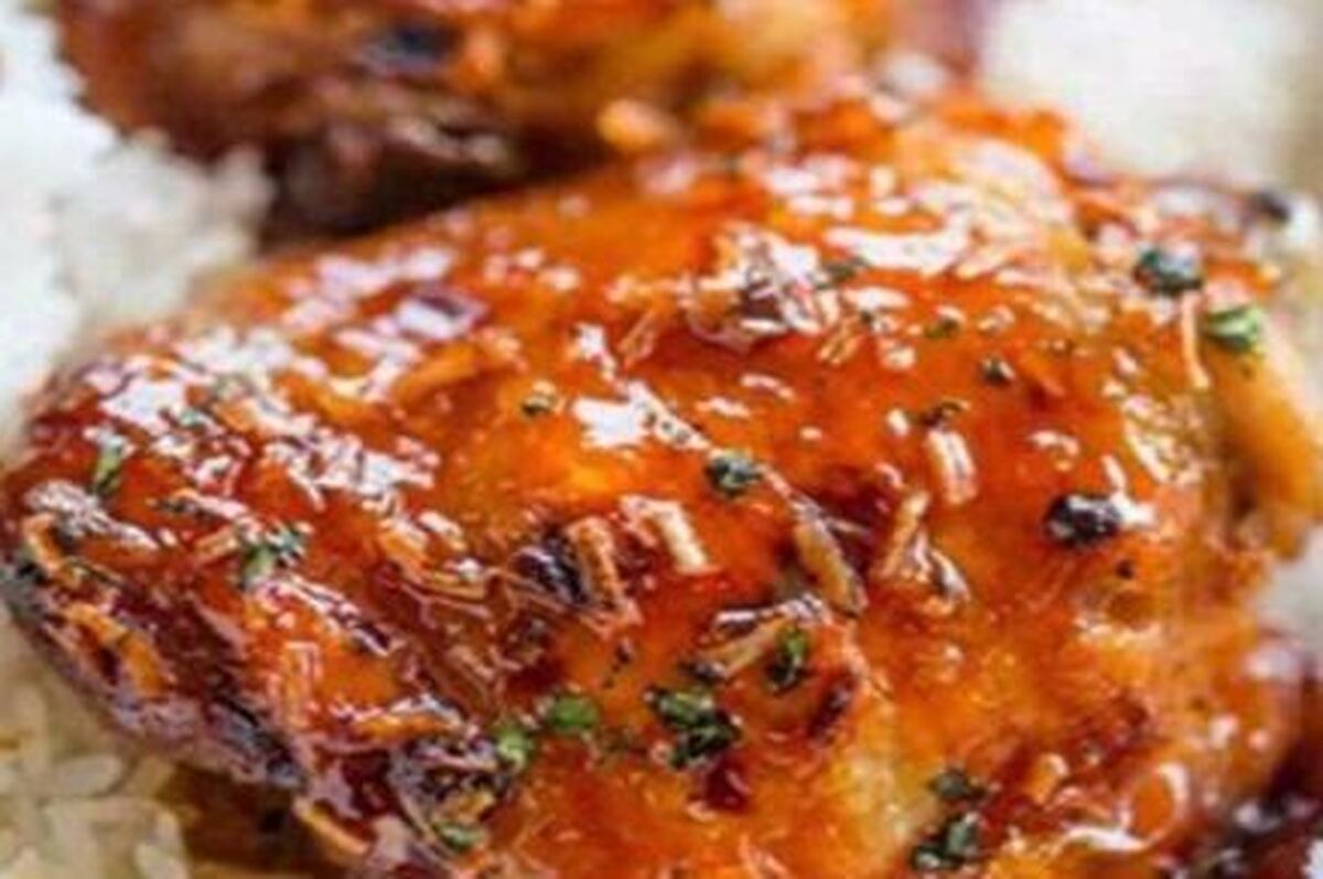 برای ناهار این قابلمه مرغ زردآلویی را با زردآلو و سس مخصوص آماده کنید