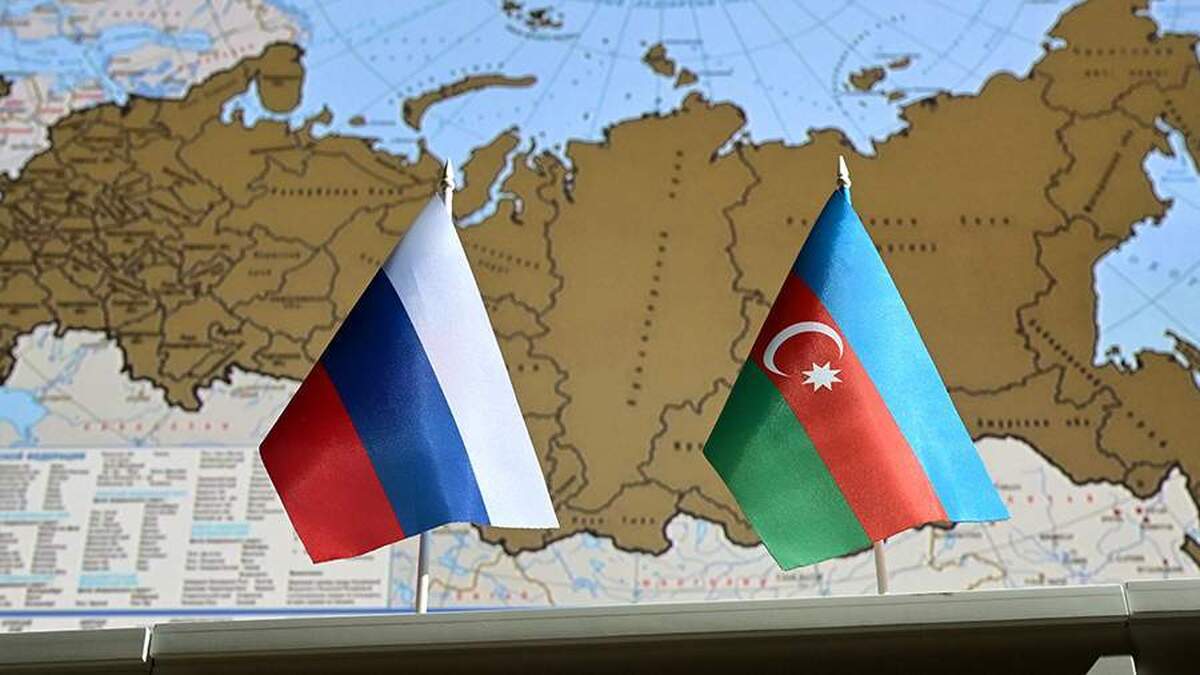 زاخارووا آزادی شهروندان روسی را گامی مهم در روابط بین باکو و مسکو خواند