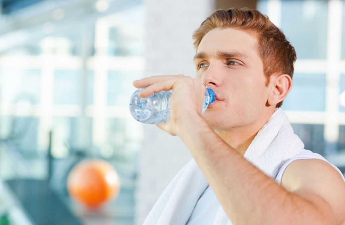 آیا مصرف زیاد آب تاثیری در اضافه وزن دارد؟