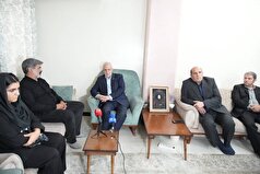 دیدار رئیس بنیاد شهید با خانواده شهیده بهاره لطفی