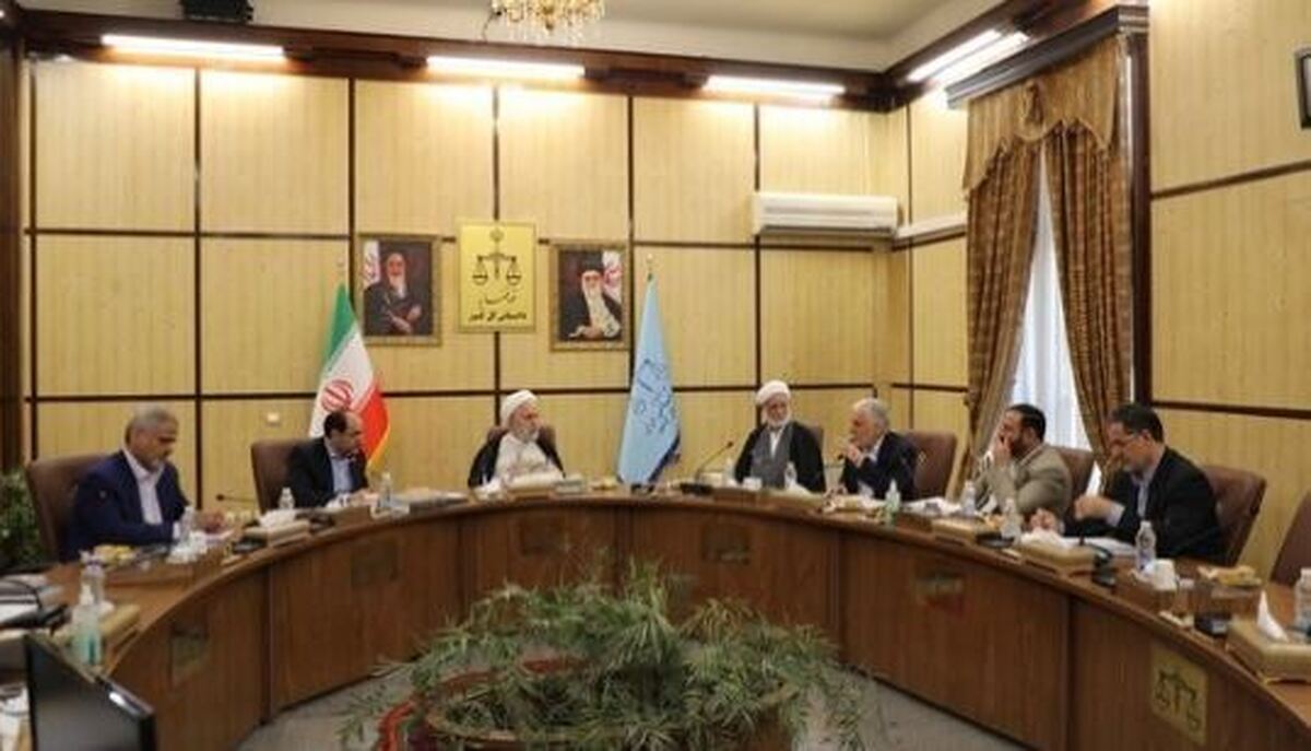 پس از حمله رژیم اسرائیل به اوین ۹۰۰ زندانی با ارفاقات قانونی آزاد شدند