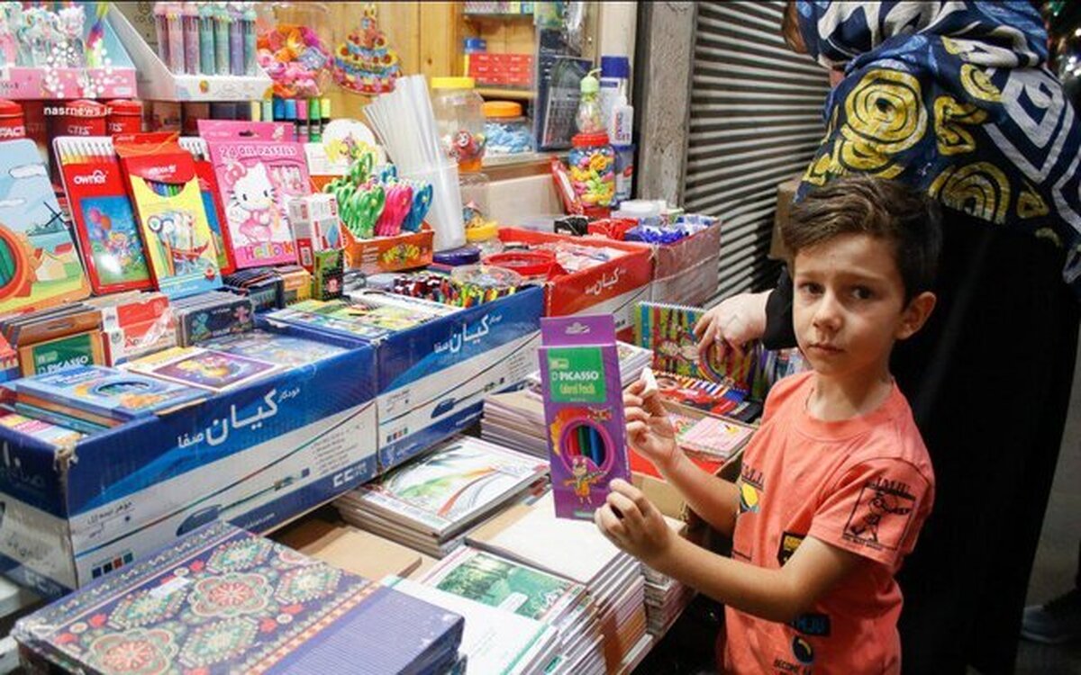 رونق بازار خرید لوازم التحریر در همدان
