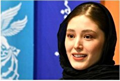 فرشته حسینی با کت و دامن عجیب غریبش در یک جشنواره هواداران را سورپرایز کرد! +عکس