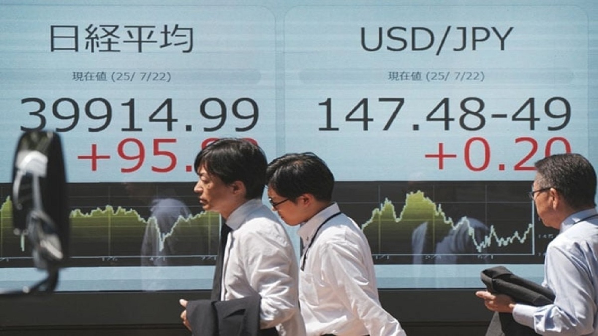 استعفای نخست وزیر ژاپن بازار را گیج کرد؛ ارزش ین کاهش یافت