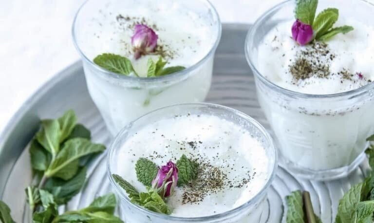 طرز تهیه دوغ گازدار خانگی بدون دستگاه و بدون نگه دارنده/پایه ثابت سفره‌ها!