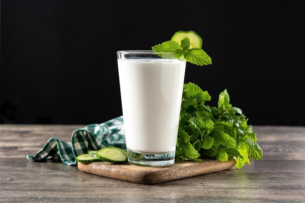 طرز تهیه دوغ گازدار خانگی بدون دستگاه و بدون نگه دارنده/پایه ثابت سفره‌ها!