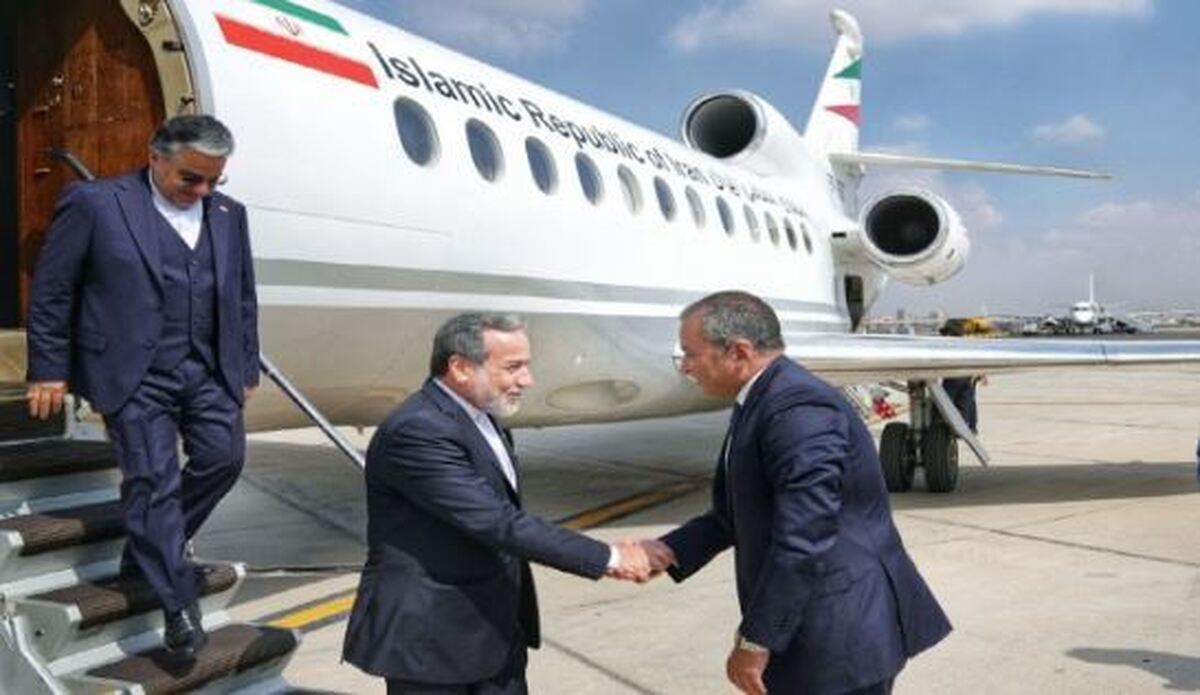 ورود وزیر امور خارجه به قاهره