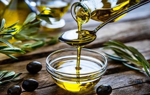 حتی فکرش را هم نمی‌کنید که این ۱۰ خوراکی باعث چاقی شما بشود!