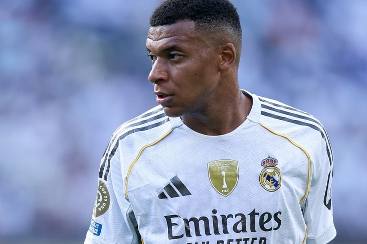 کیلیان امباپه می‌گوید امسال توپ طلا را نخواهد برد