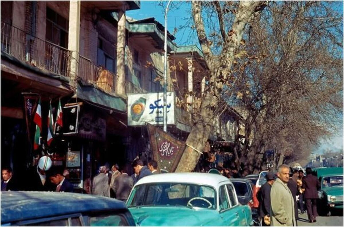 سفری به تهران در گذشته، خیابان پر جنب و جوش ناصر خسرو