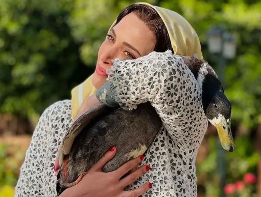 عکس احساسی بهنوش طباطبایی با یک پرنده پر بازدید شد!