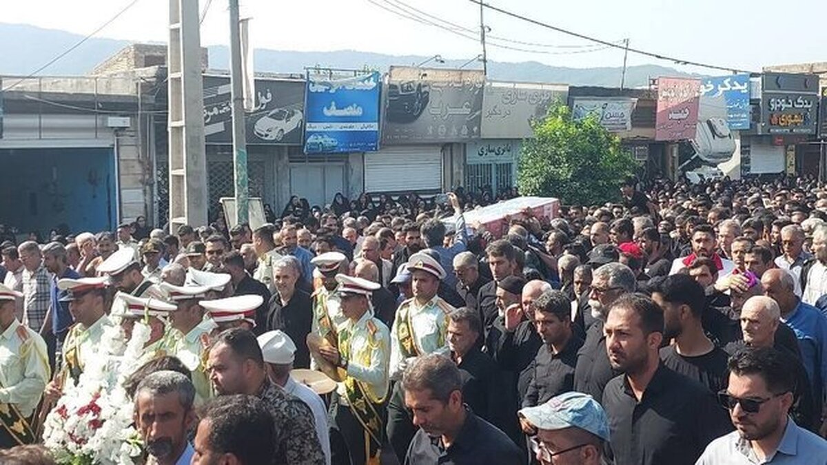 پیکر شهید «حسن تولی» در میان اندوه و افتخار هموطنانش آرام گرفت