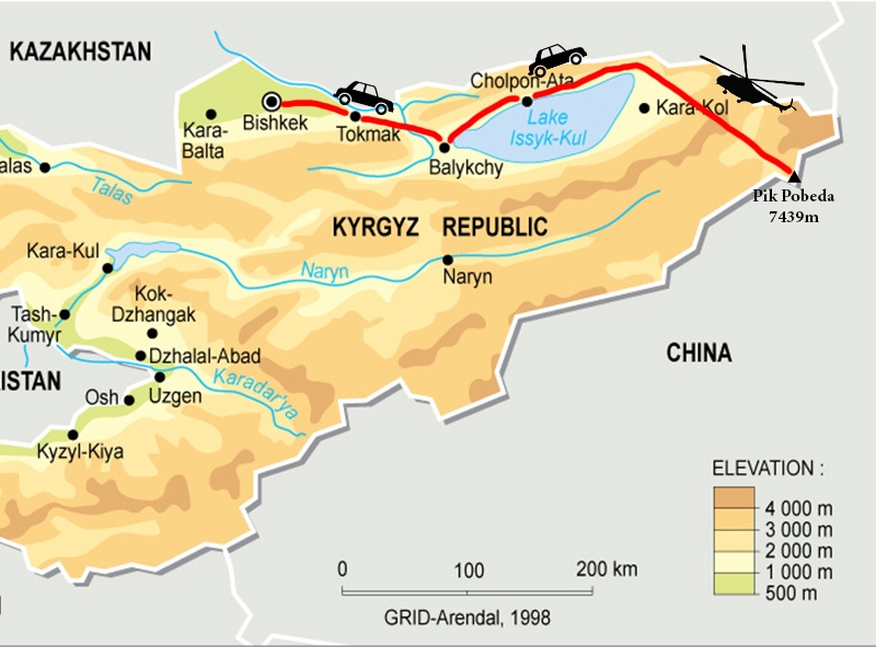 یک هلیکوپتر امداد و نجات در کوه پوبدا فرود اضطراری سختی انجام می‌دهد