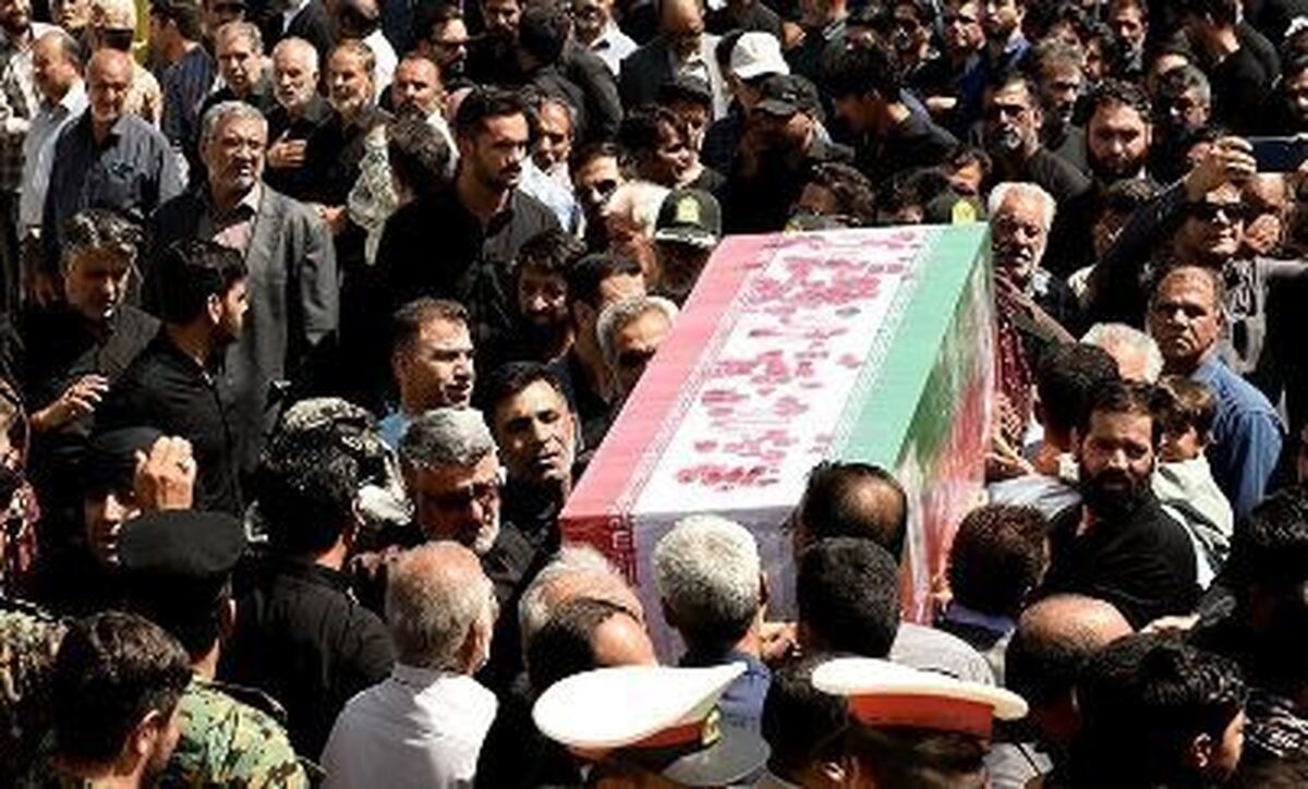 تشییع باشکوه شهدای حمله تروریستی ایرانشهر در زابل/ وداع با دو قهرمان وطن